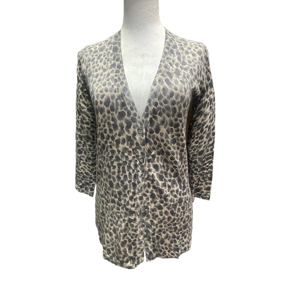 Ann Taylor. Sz XS. Silk Blend. Cheetah Print Cardigan. Excellent Condition π€©π€© - Picture 3 of 14